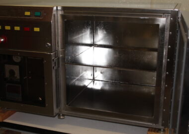 YEILD ENGINEERING 6112 Clean Room HMDS VAPOR PRIME OVEN